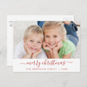 Modern Script Frohe Weihnachtsfotokarte Feiertagspostkarte (Vorne/Hinten)