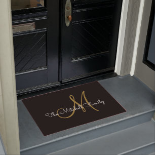 Modern Script Gold Black Monogram Familienname Fußmatte