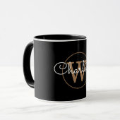 Modern Script Gold Monogram Black Tasse (Vorderseite Links)