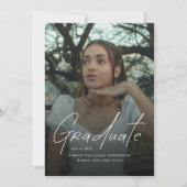 Modern Script Graduate Photo Graduation Party Einladung (Vorderseite)