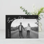 Modern Script Heart Black Curved Frame Photo Save The Date (Stehend Vorderseite)