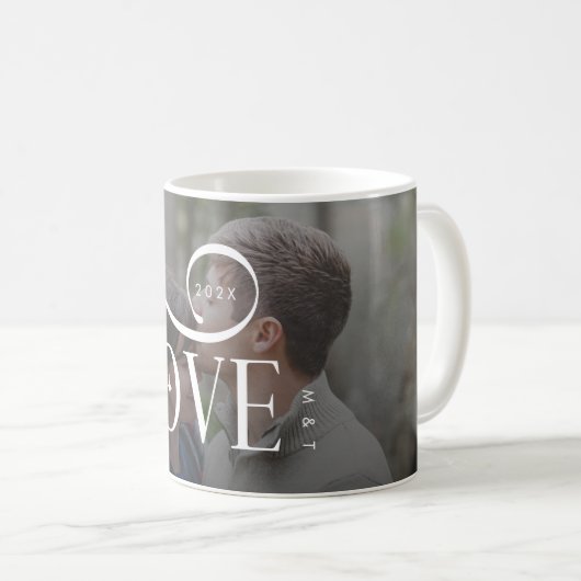Modern Script Love Custom Engaged Couples Photo Kaffeetasse (VorderseiteRechts)