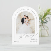 Modern Script Minimalist Photo Arch Wedding Einladung (Stehend Vorderseite)