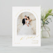 Modern Script Minimalist Photo Arch Wedding Folieneinladung (Stehend vorne)