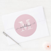 Modern Script Name Monogram Initial Parfait Pink Runder Aufkleber (Umschlag)