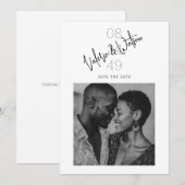 Modern Script Numeric Date Black and White Photo Save The Date (Vorne/Hinten)