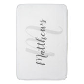 Modern Script Personalisiert Monogram und Familien Badematte (Vorderseite Vertikal)