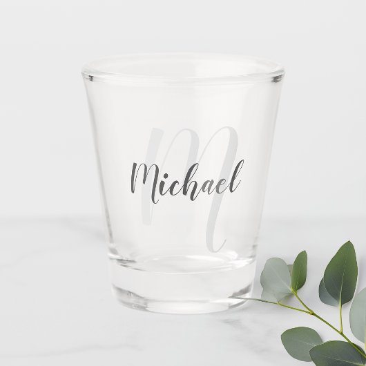 Modern Script Personalisiert Monogram und Name Schnapsglas