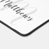 Modern Script Personalisiert Monogram und Name Schreibtischunterlage (Ecke)