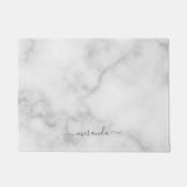Modern Script Personalisiert Name White Marble Fußmatte (Vorderseite)