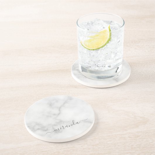Modern Script Personalisiert Name White Marble Getränkeuntersetzer (Seite)