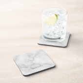 Modern Script Personalisiert Name White Marble Getränkeuntersetzer (Rechte Seite)