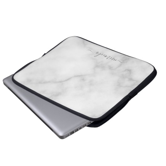 Modern Script Personalisiert Name White Marble Laptopschutzhülle (Vorne Knopf)