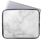 Modern Script Personalisiert Name White Marble Laptopschutzhülle (Vorderseite)
