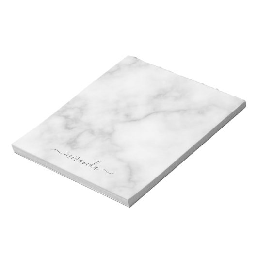 Modern Script Personalisiert Name White Marble Notizblock (Rotiert)