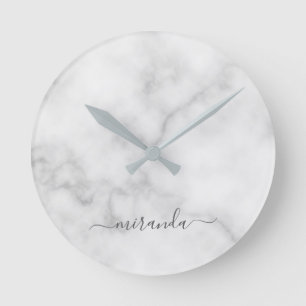 Modern Script Personalisiert Name White Marble Runde Wanduhr