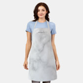 Modern Script Personalisiert Name White Marble Schürze (Getragen)