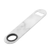 Modern Script Personalisiert Name White Marble Speed Flaschenöffner (Rückseite Schrägansicht)