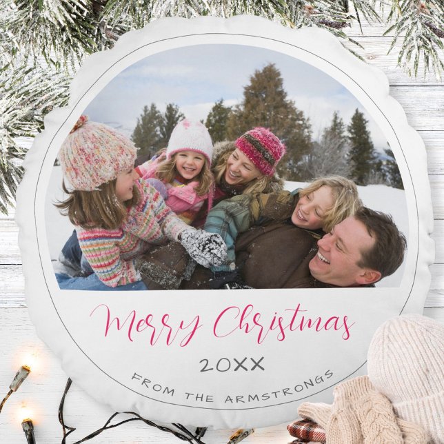 Modern Script Photo Christmas Keepsake Rundes Kissen (Merry Christmas Script Family Photo Keepsake Round Pillow ©Susanne Sachers - Sunny Mind 🌞)