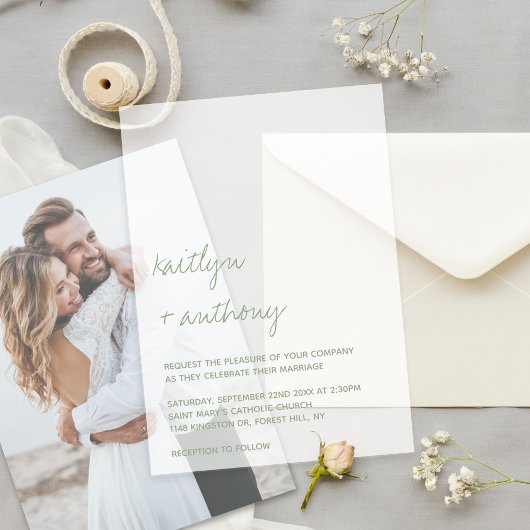 Modern Script Sage Green Minimalistic Wedding Pergament Einladungen