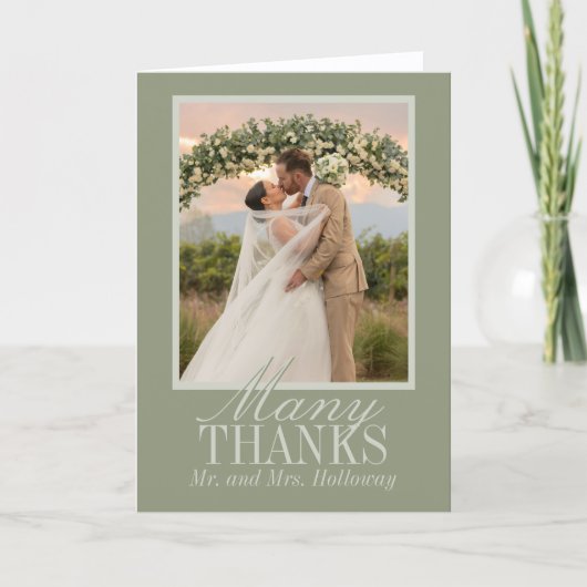 Modern Script Sage Green Wedding Photo Dankeskarte (Vorderseite)