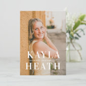 Modern Serif Graduation Announcement Einladung (Stehend Vorderseite)