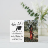 Modern | Sie hat es Save the Date im Foto gemacht Postkarte (Stehend Vorderseite)