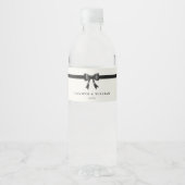 Modern Simple Black Bow Personalized water bottle  Wasserflaschenetikett (Vorderseite)
