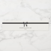 Modern Simple Black Bow Personalized water bottle  Wasserflaschenetikett (Einzelnes Label)