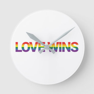 Modern, simple, colorful, vibrant design Love Wins Runde Wanduhr