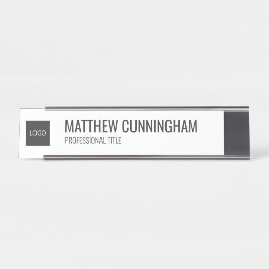 Modern Simple Custom Logo Employee Name Job Title Schreibtischnamensplakette (Vorderseite )