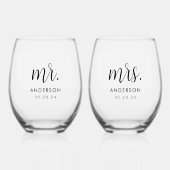 Modern Simple Mr. and Mrs Newlywed Gift Weinglas Ohne Stiel (Vorderseite)