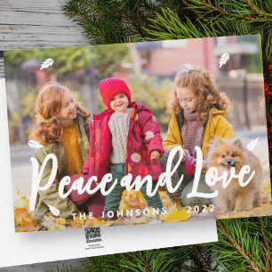 Modern Simple Playful Greetings Leaf Family Photo Feiertagskarte