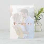 Modern Simple Rose Gold Script Es ist Ereignis Save The Date (Stehend Vorderseite)