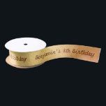 Modern Simple Script Gold Individuelle Name Geburt Satinband<br><div class="desc">Individuelle Name und Zeitalter mit modernem Drehbuch auf goldenem Hintergrund.</div>
