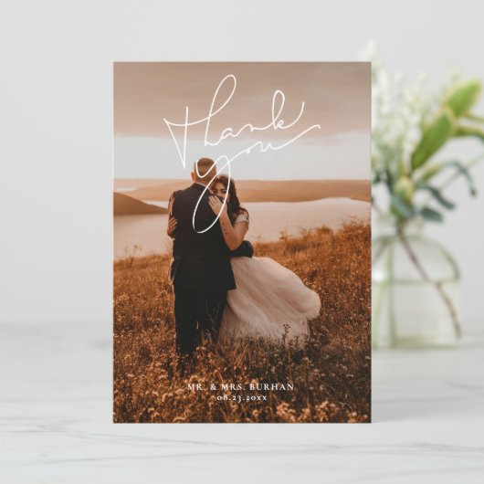 Modern Simple Script Wedding Photo Dankeskarte (Stehend Vorderseite)