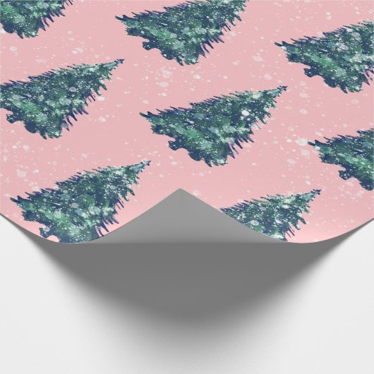 Modern Simple Snowy Green Christmas Trees Pink Geschenkpapier (Ecke)