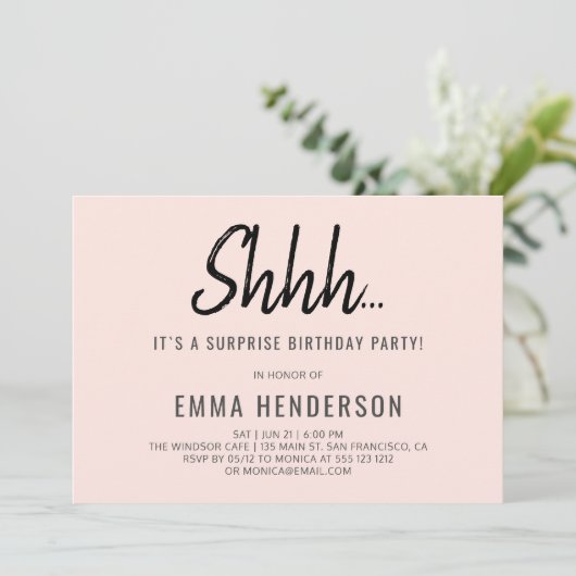 Modern Simple Überraschung Geburtstag Einladung (Stehend Vorderseite)