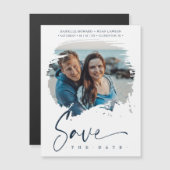 Modern Simulated Brushstroke Photo Engaged Couple Magnetkarte (Vorne/Hinten)