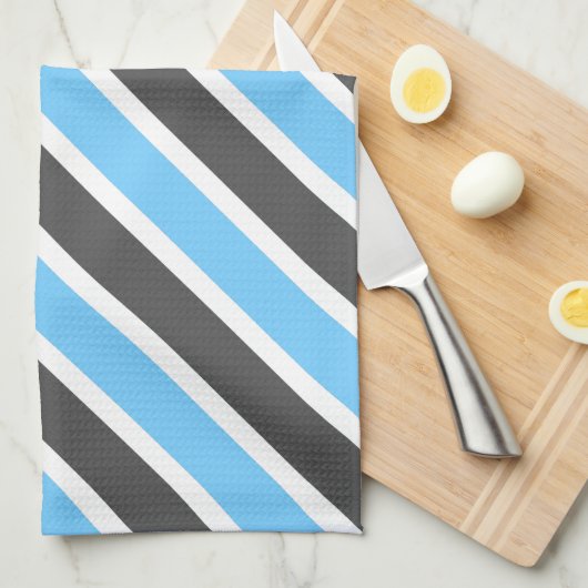Modern Sky Blue Gray Diagonal Stripes Geschirrtuch (Viertel Falte)