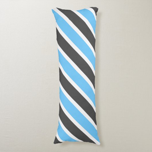 Modern Sky Blue Gray Diagonal Stripes Seitenschläferkissen (Vorderseite Vertikal)