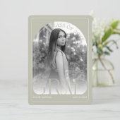 Modern Stone Grey Arch Graduation Announcement Ankündigung (Stehend Vorderseite)
