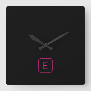 Modern Styled Initial Monogram Pink & Black Quadratische Wanduhr