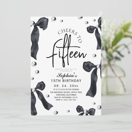 Modern & Stylish Black Bow Birthday Party Einladung (Stehend Vorderseite)