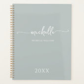 Modern Stylish Sage Green Script Monogram 2024 Planer (Vorderseite)