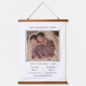 Modern Sweet Twins Photo Birth Announcement Wandteppich Mit Holzrahmen (Vorderseite)