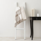 Modern Taupe Gingham Pattern Monogram Name Sherpadecke (Beispiel)