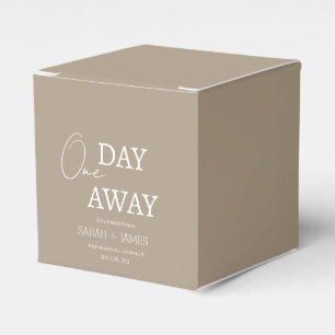 Modern Taupe One Day Away Probe Dinner Party Geschenkschachtel