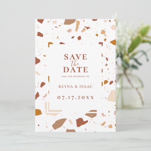 Modern Terra-cotta Terrazzo Save the Date Ankündigung (Stehend Vorderseite)