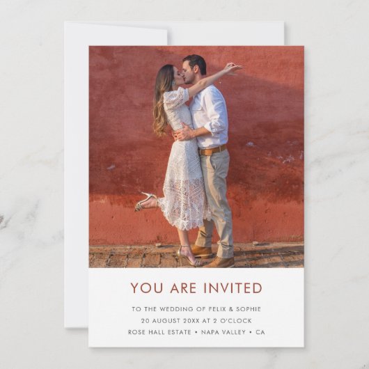 Modern Terracotta | Burnt Orange Rust Wedding Einladung (Vorderseite)